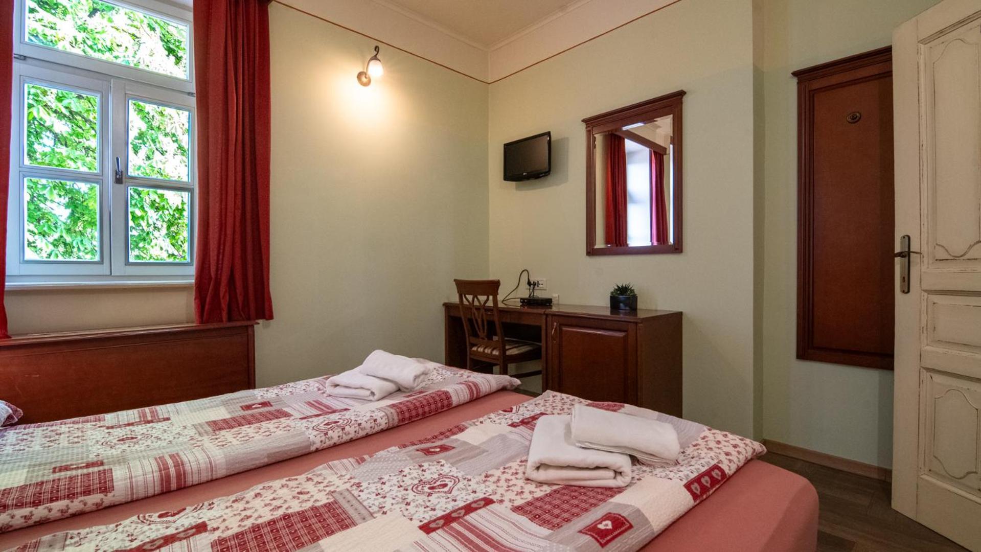 Veganfresh Otel Medvode Dış mekan fotoğraf